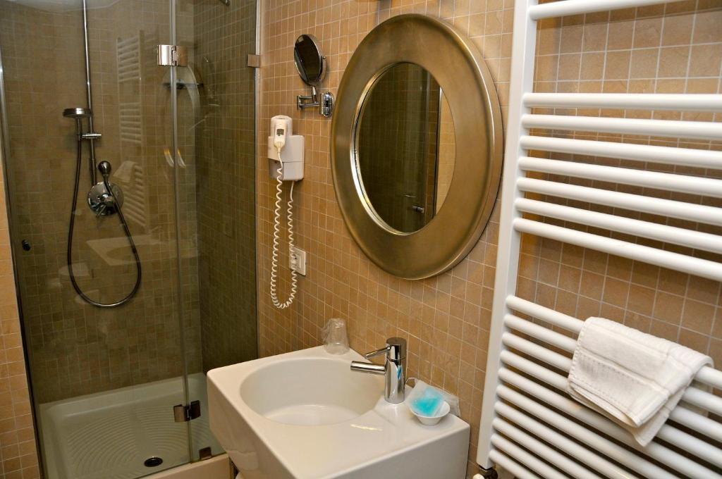 Hotel Del Conte Fondi Oda fotoğraf