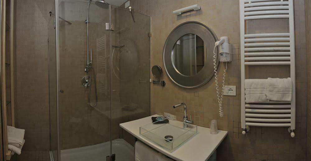 Hotel Del Conte Fondi Dış mekan fotoğraf